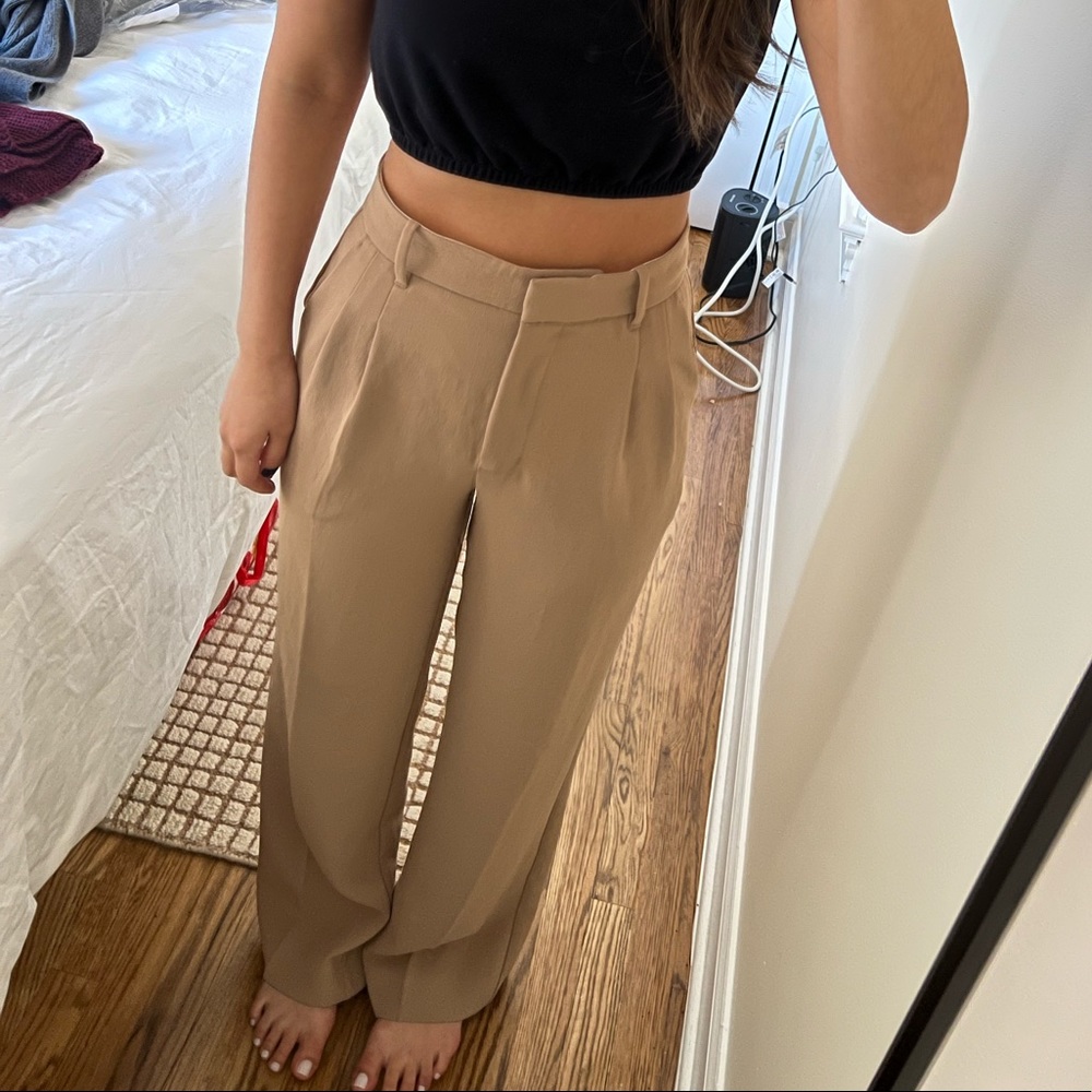 Aritzia Wilfred Effortless Pant size 2, Gold Camel — worn once!
